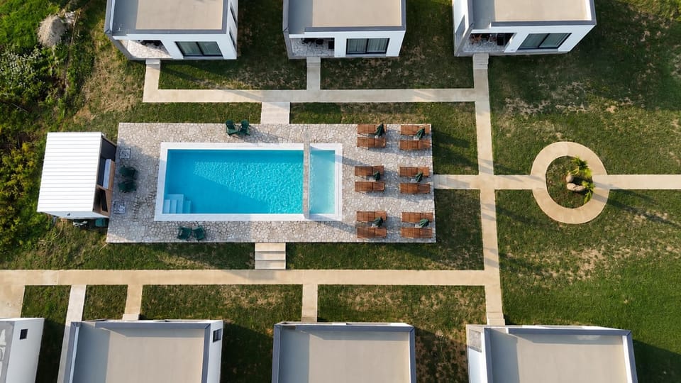 Day, Bird's eye view, Pool view, Swimming pool, sunbed