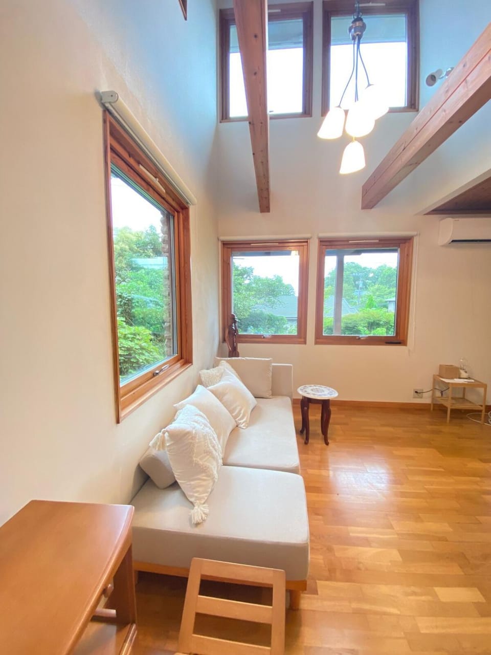 天然温泉と広い庭でくつろぐ漆喰壁のスウェーデンハウス Villa in Shizuoka Prefecture