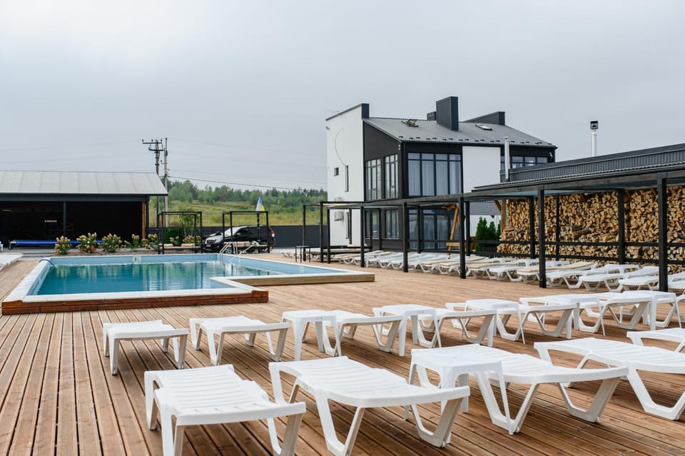 Restaurant/places to eat, Activities, Nightclub / DJ, Sauna, Balcony/Terrace, Lounge or bar, Seating area, Pool view, Area and facilities, Swimming pool, Parking, internet, sunbed