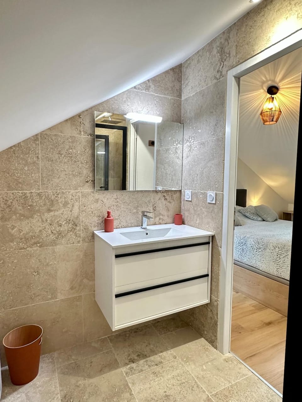 Joli T2 4p neuf centre de Cauterets avec Parking Apartment in Cauterets