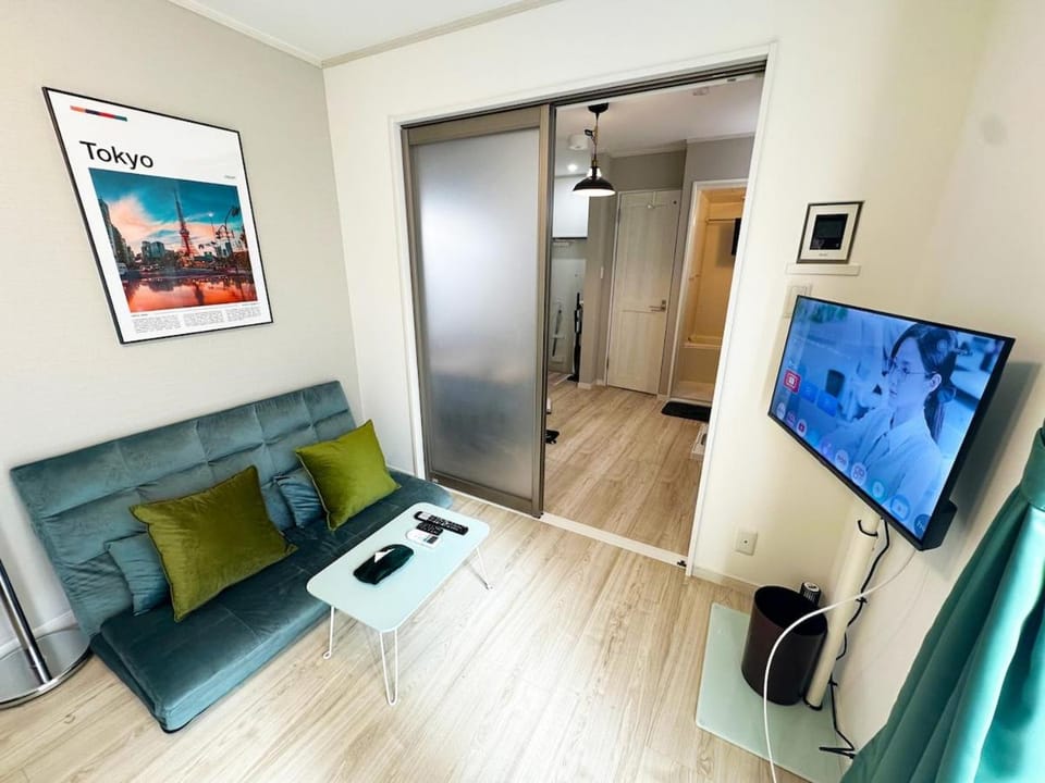 Drugstore right in front Great access to Shibuya 101 Apartment in Yokohama