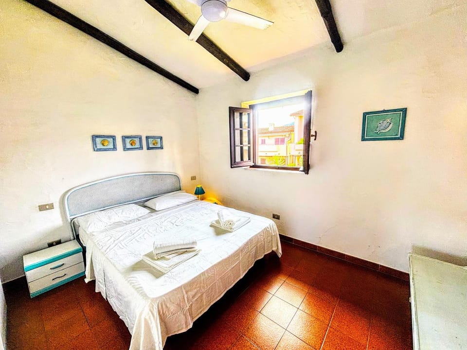 Property building, Living room, Bedroom