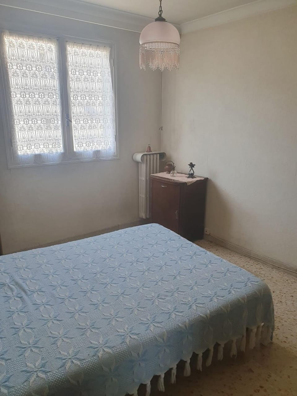 room for rent staying with a resident Vacation rental in 06340 La Trinité, France