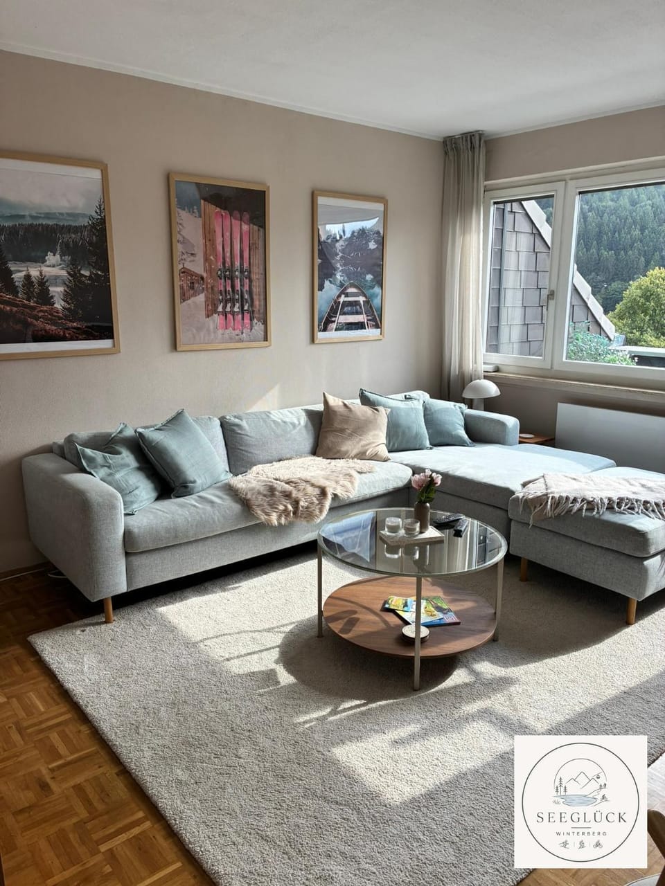 Natural landscape, View (from property/room), Living room, Seating area, Lake view, Mountain view