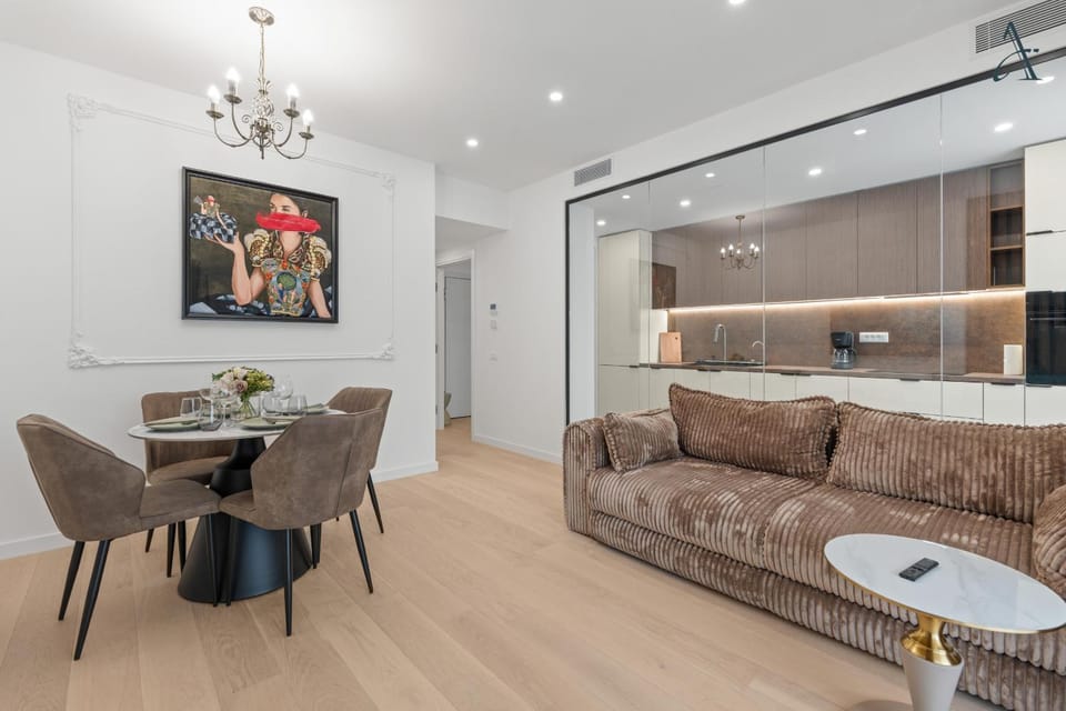 Communal lounge/ TV room, Living room