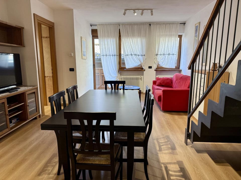 Communal lounge/ TV room, Living room