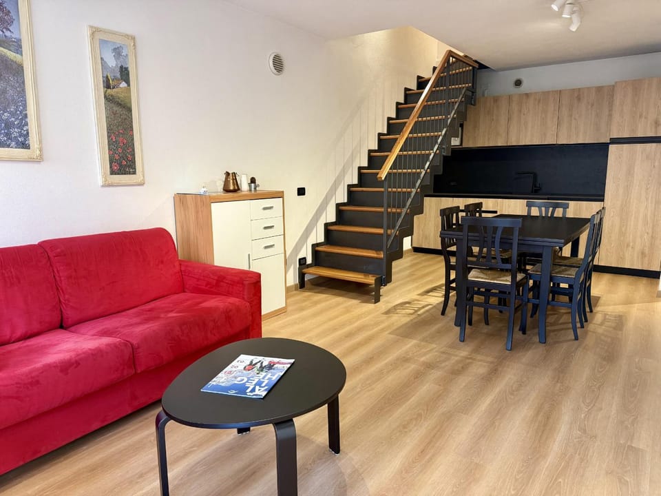 Communal lounge/ TV room, Living room
