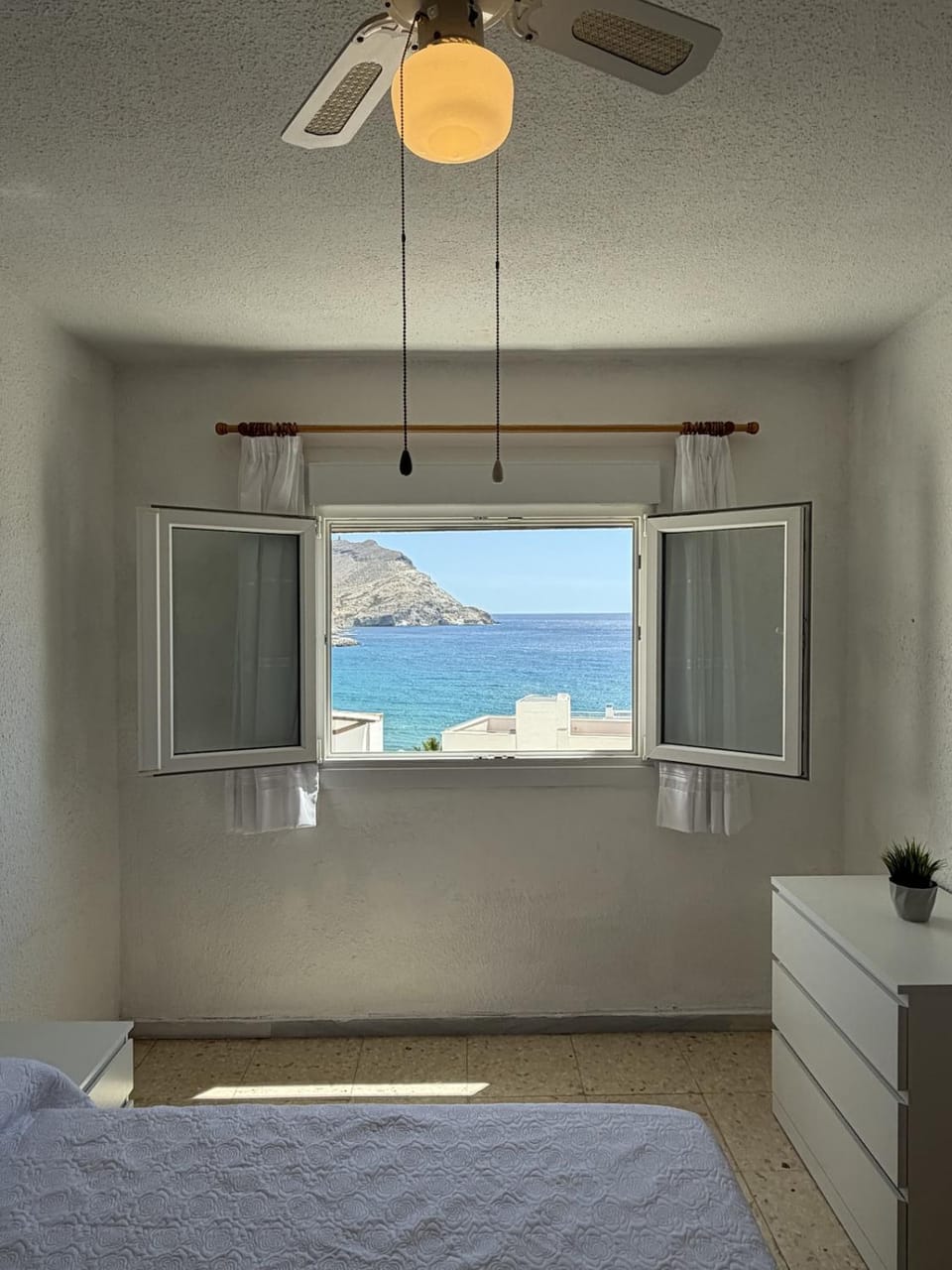 Bed, Photo of the whole room, Bedroom, Sea view
