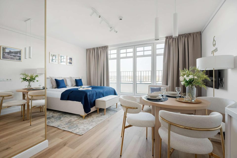 Bed, Living room, Photo of the whole room, Seating area