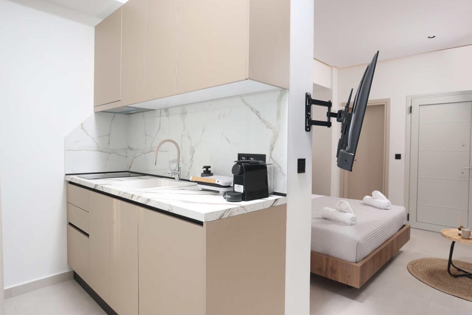 Bed, Kitchen or kitchenette, Photo of the whole room, Bedroom, stove, stove, towels