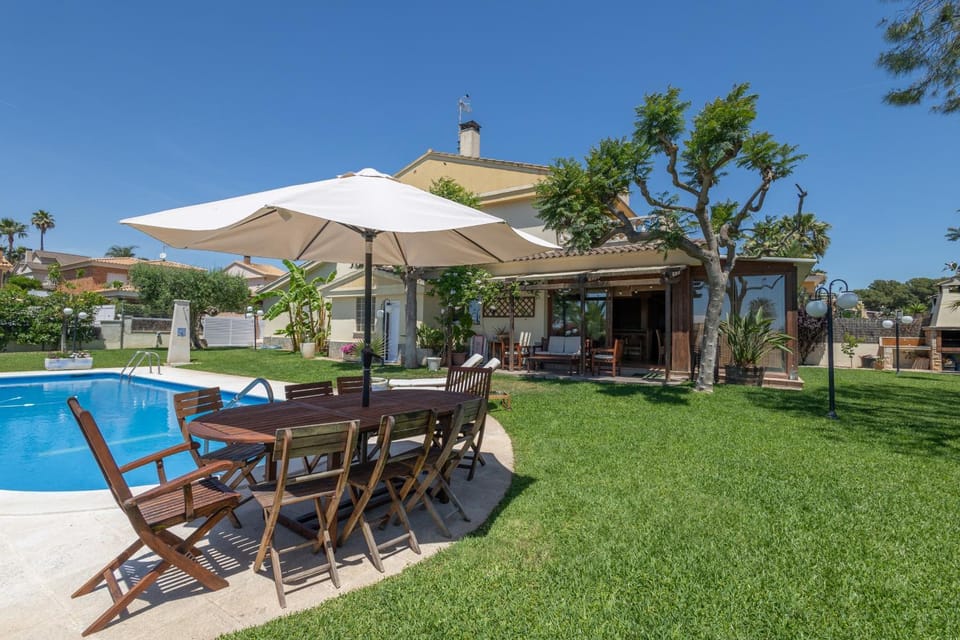 Villa las Terrenas House in Baix Penedès