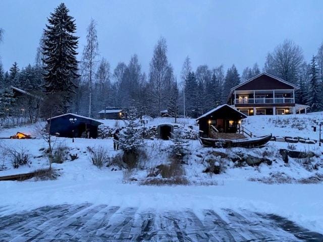 Villa Aamurusko House in Finland