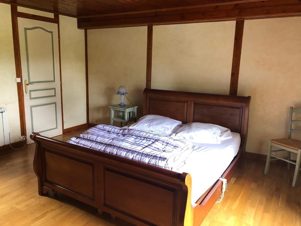 Chambre d hôtes 3 avec jacuzzi Bed and Breakfast in Pays de la Loire