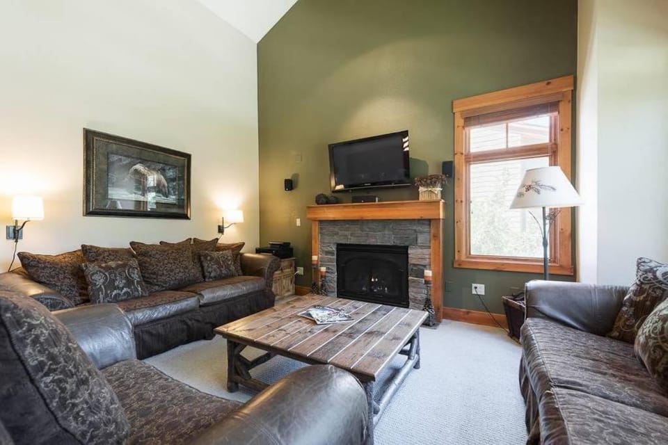 The Cabins #12 condo Cabin in Mammoth Lakes