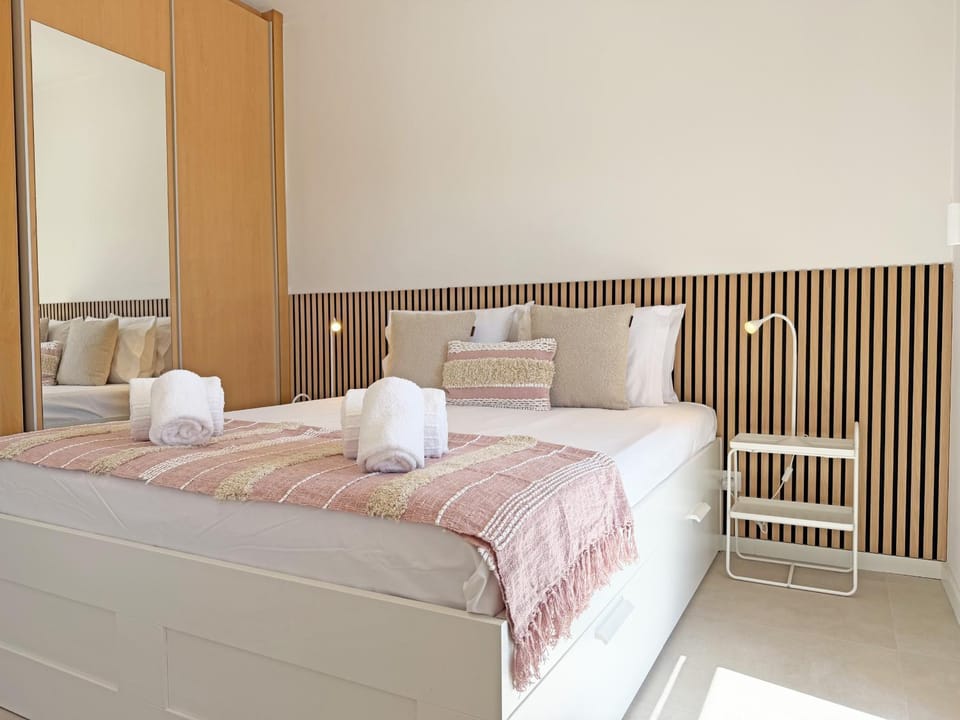 Bed, Bedroom
