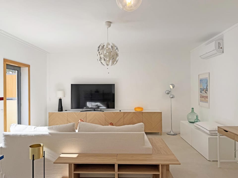 Communal lounge/ TV room, Living room
