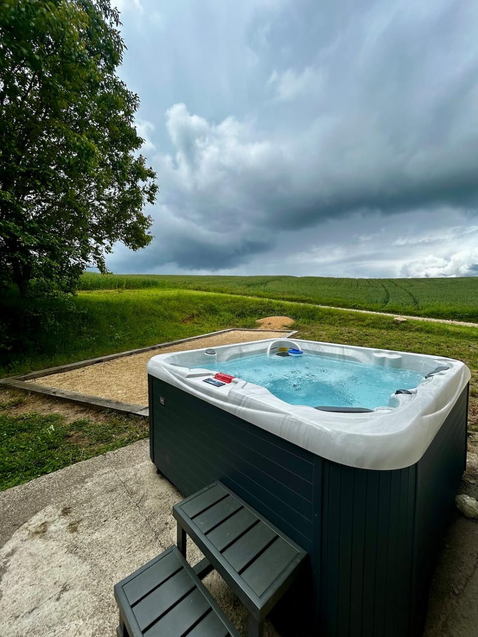 Hot Tub, Hot Tub