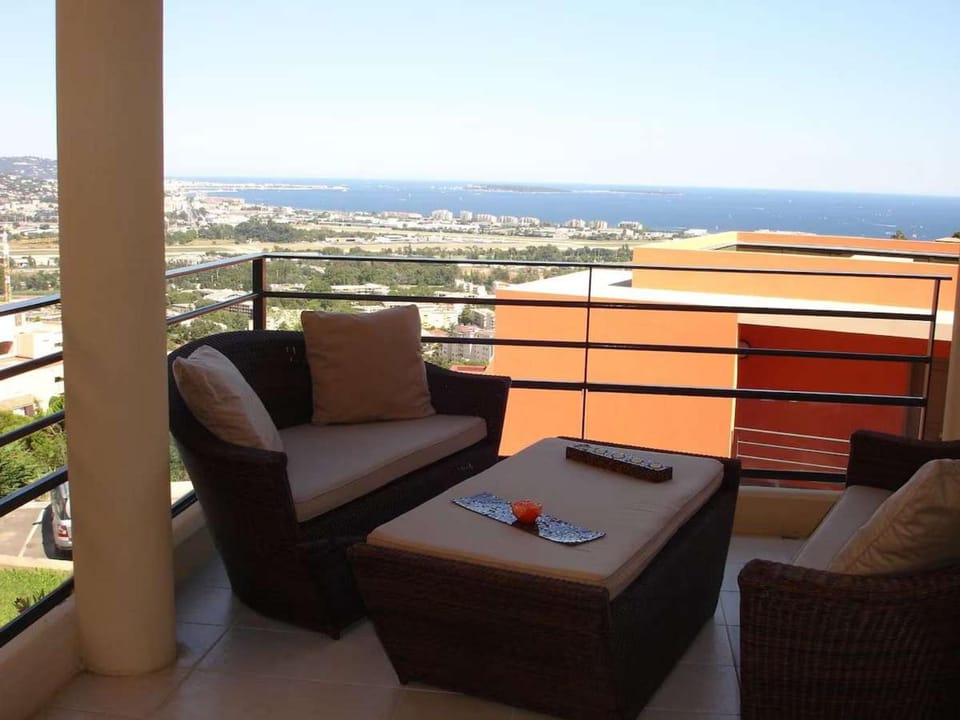 Patio, Natural landscape, Balcony/Terrace, Seating area, Sea view
