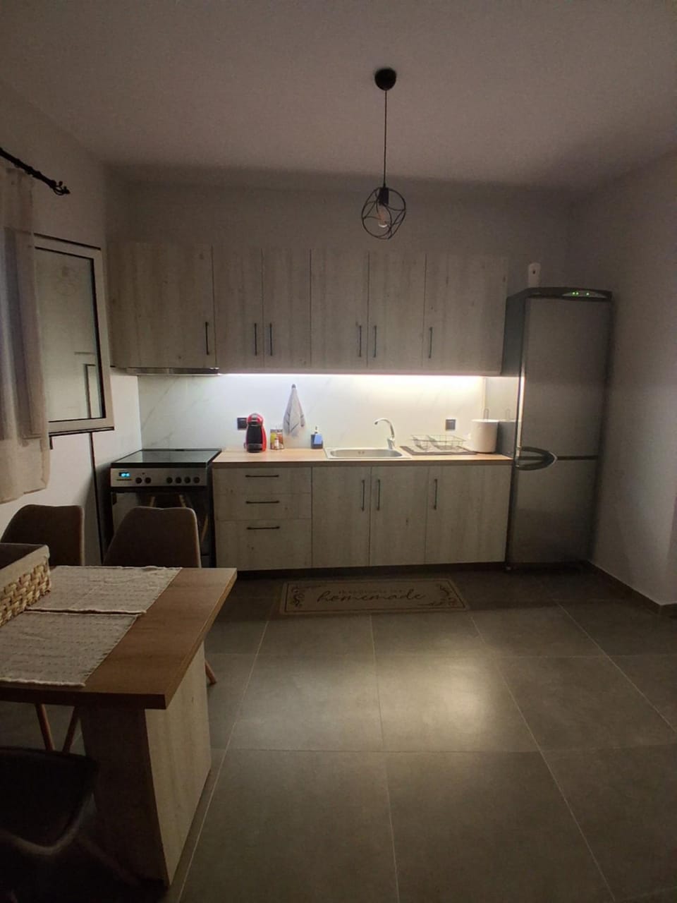 Kitchen or kitchenette, Dining area, oven, stove