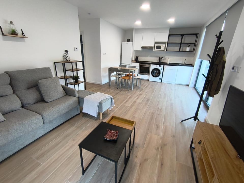 Kitchen or kitchenette, Living room, Seating area, Dining area, pet friendly