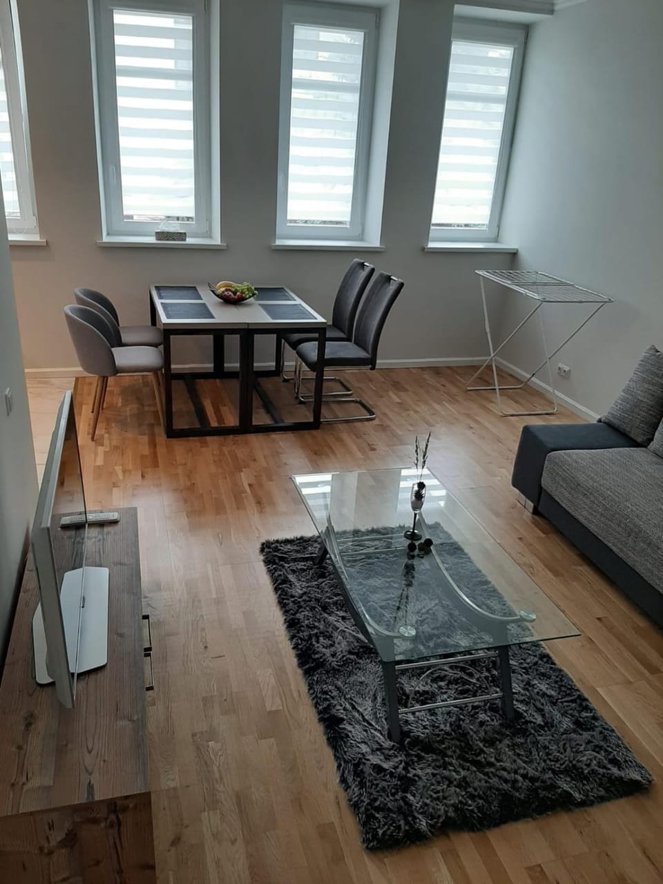 Living room, Seating area, Dining area