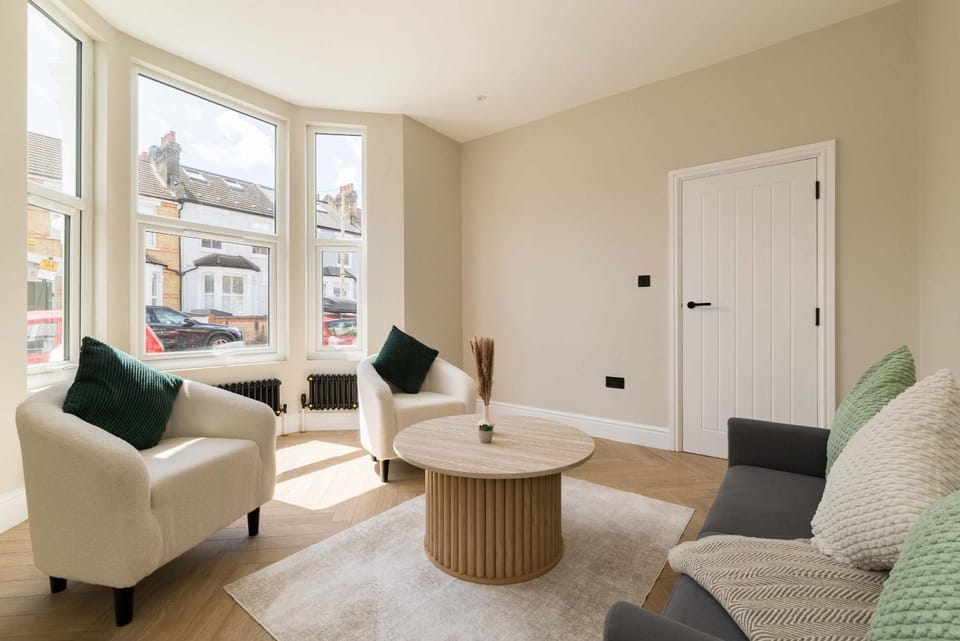 The Emerald & Oak House Apartment in London Borough of Lewisham