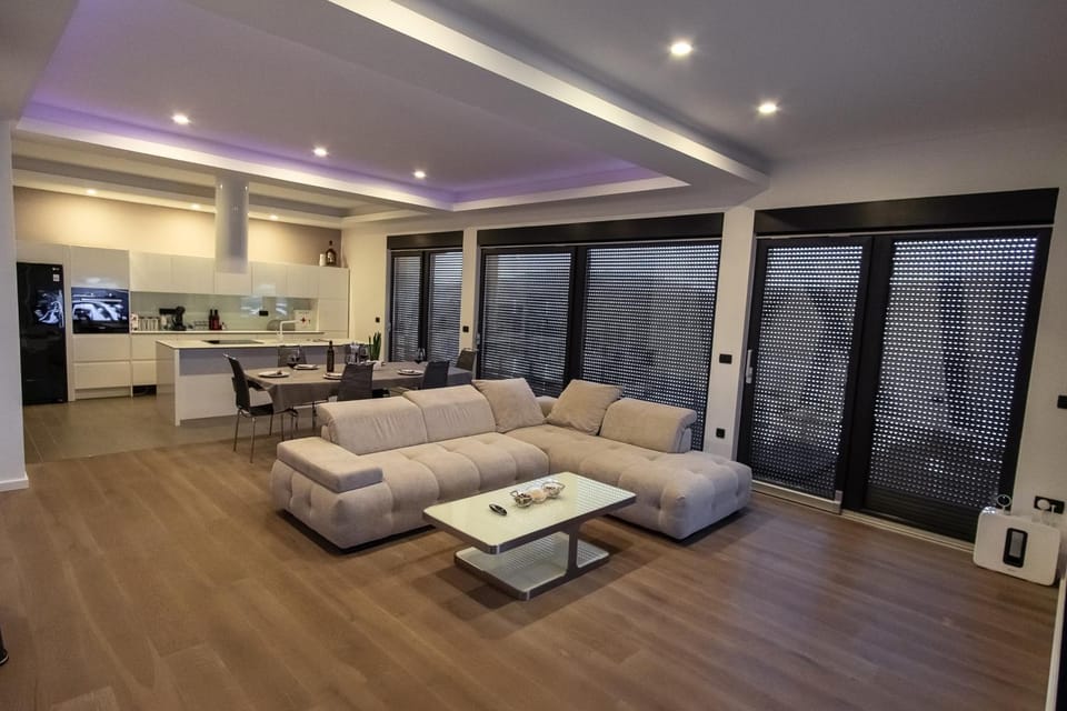 Living room, Dining area, kitchen