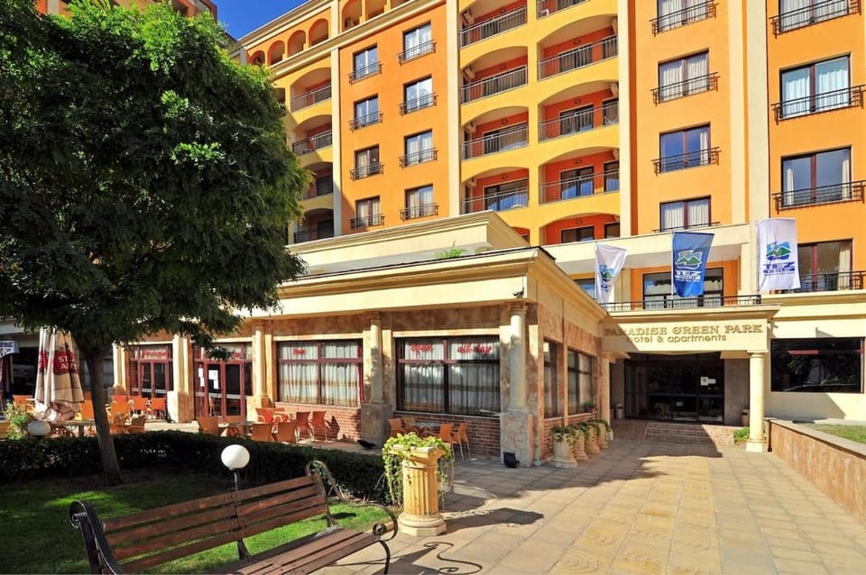Property building, Restaurant/places to eat