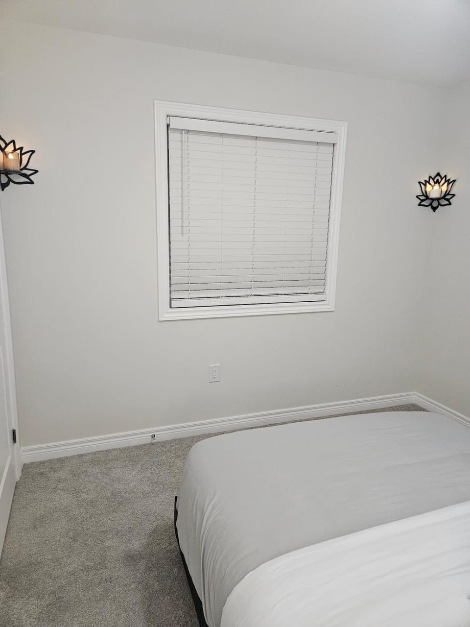 Luxury 4 BDRM Niagara Escape with Free Falls Drop -Off House in New York