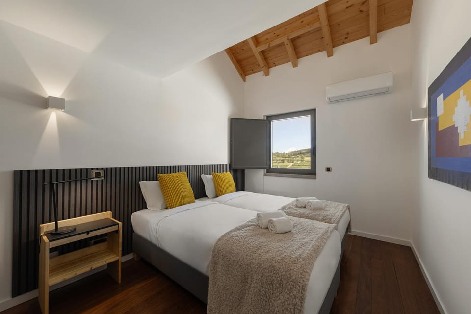Bed, Bedroom, air conditioner