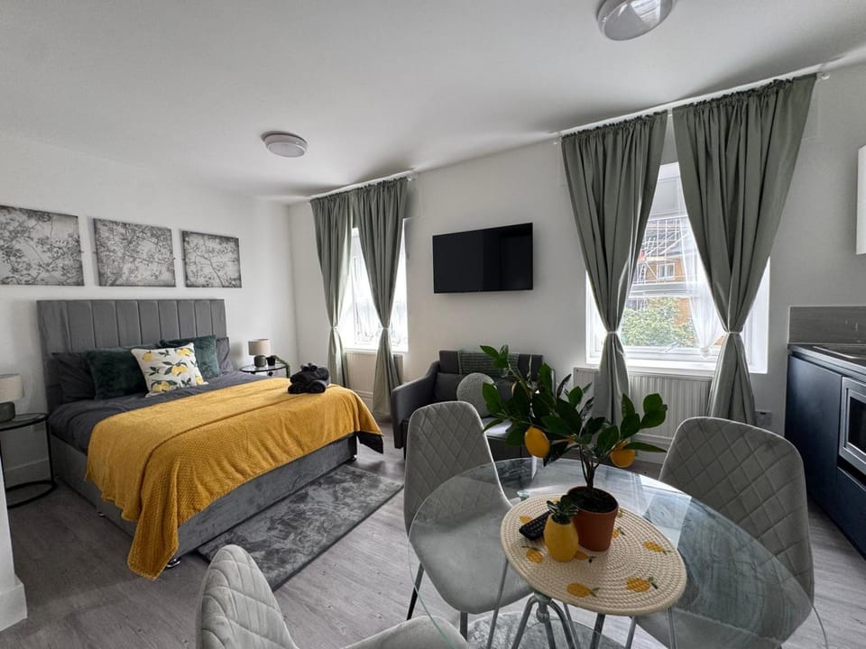 Chic Studio Retreat in the Heart of Maida Vale- B1 Apartment in City of Westminster
