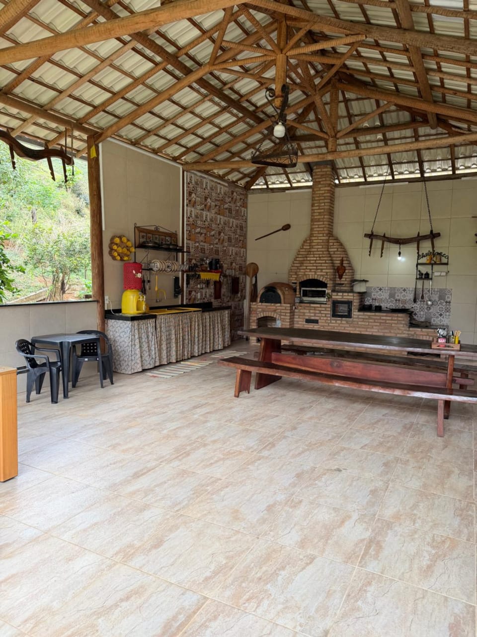 BBQ facilities, Dining area