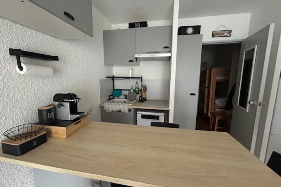 South-facing terrace studio in resort center Apartment in Uvernet-Fours