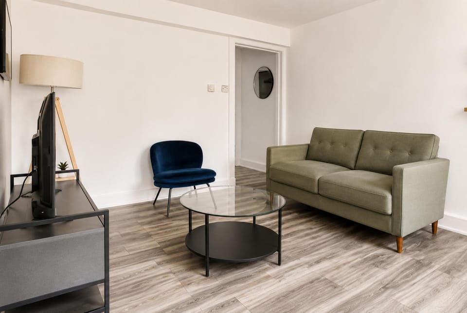 Communal lounge/ TV room, TV and multimedia, Living room