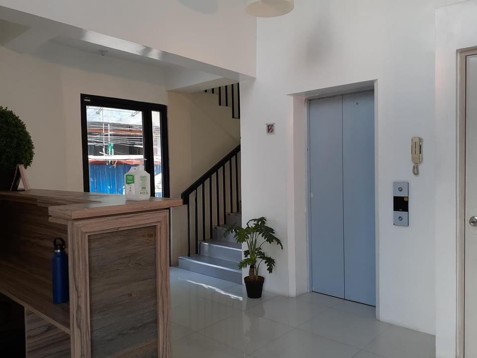 Filmore Apartments Hostel in Pasay
