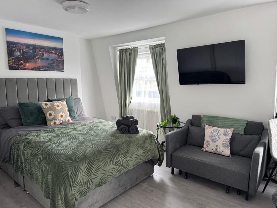 Top Floor Studio Flat in Maida Hill, W9- B3 Apartment in City of Westminster