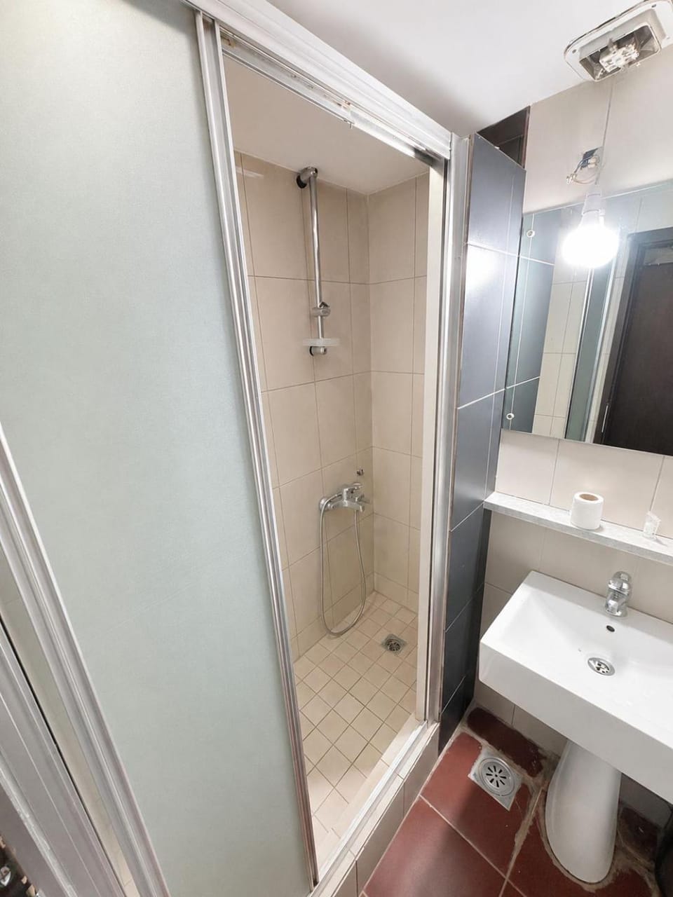 Bathroom, towels