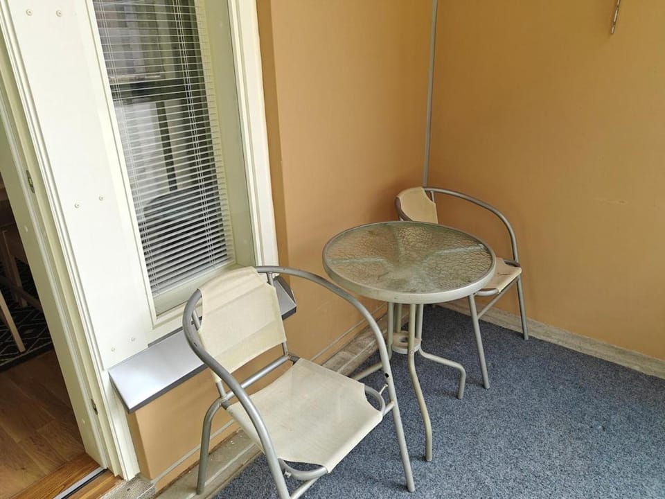 Modern Studio - Train - Airport - Self Check-In Apartment in Helsinki