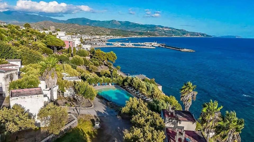 Bird's eye view, Sea view, Swimming pool