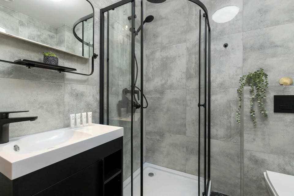 Shower, Bathroom, towels