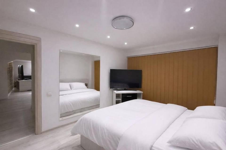One Bedroom Apartment Apartment in Bucharest