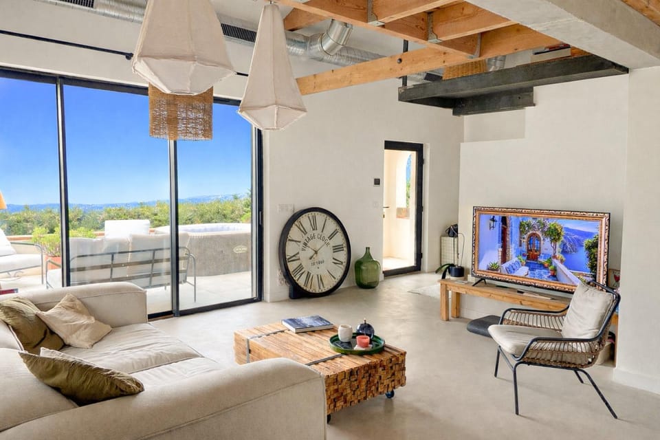 TV and multimedia, Living room, Seating area