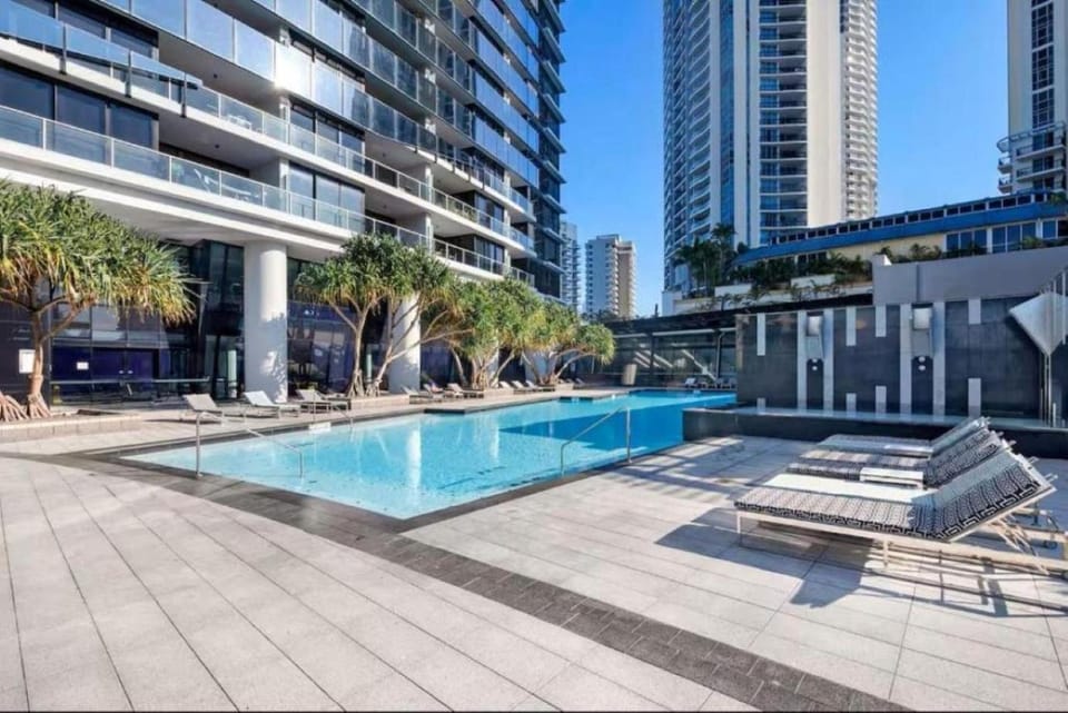 Swimming pool, sunbed
