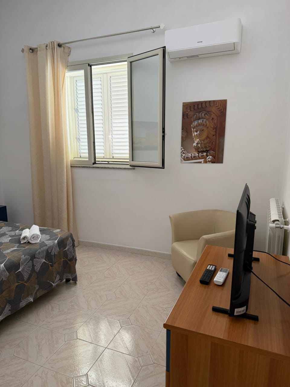 TV and multimedia, air conditioner