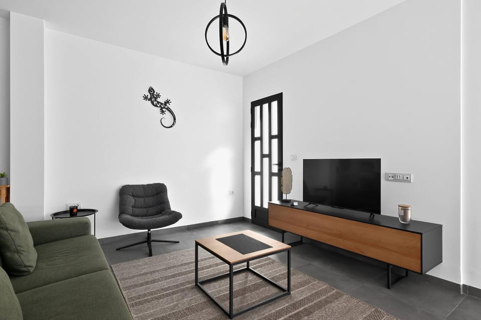 Communal lounge/ TV room, Living room