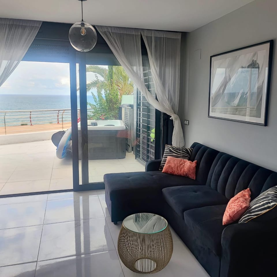 Infinity sea view Apartment in Alacantí