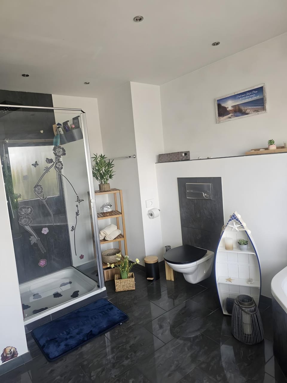 Bathroom, Living room