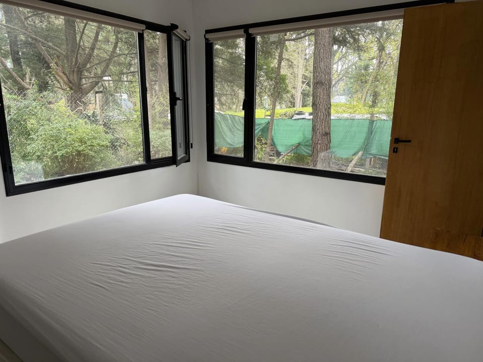 Bed, Natural landscape, Photo of the whole room, Bedroom