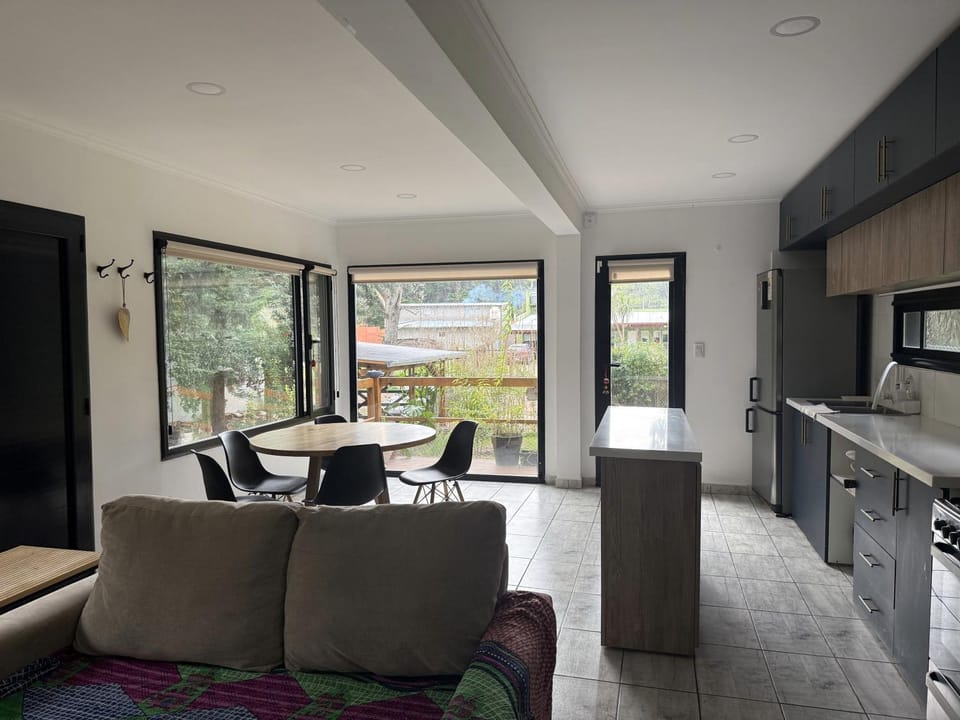 Kitchen or kitchenette, Living room, pet friendly