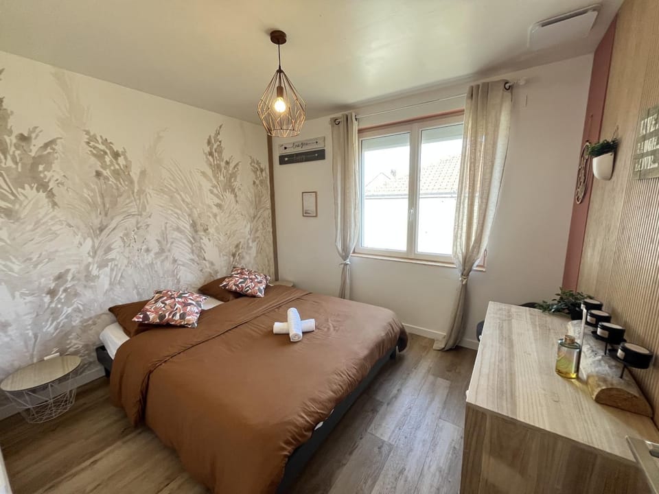 Bed, Bedroom